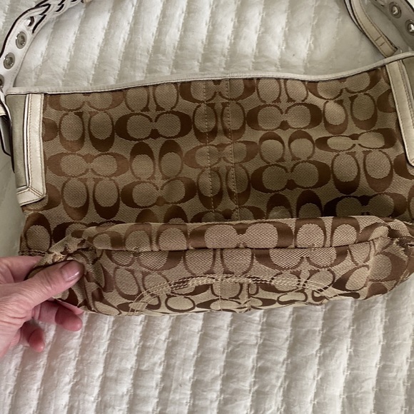 Coach Kristin Signature khaki fabric/white leather/nickel hobo shoulder bag. - Picture 9 of 16